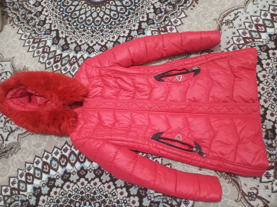 Куртка женская красная