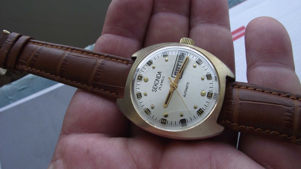 ЧАСОВНИК / SEKONDA- автомат с мех: 2427 - 25кам.