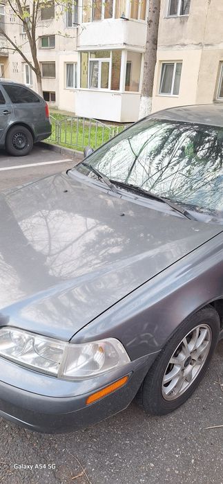Vând volvo v40 an 2003
