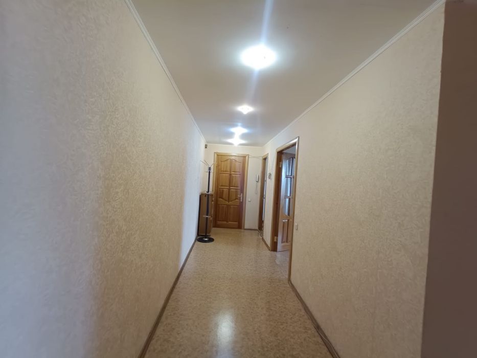 Продам трех  комнатную квартиру