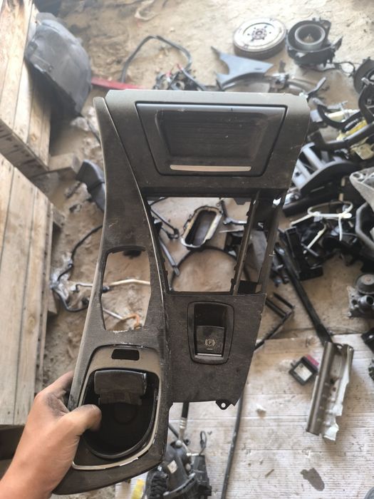 Централна конзола Bmw f10 520d 184кс n47 бмв ф10 ф11 520д