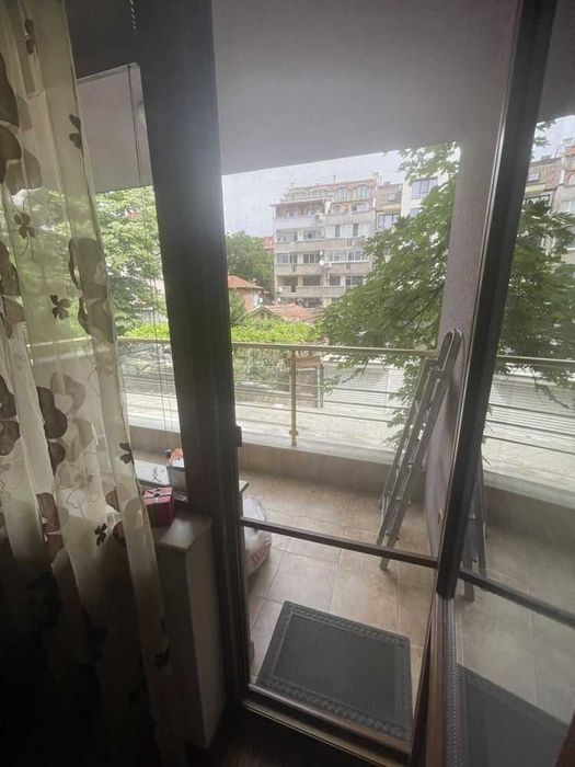 Дава се под наем Тристаен апартамент в Пловдив, Въстанически - 100 кв.м за 612 € - Снимка #14