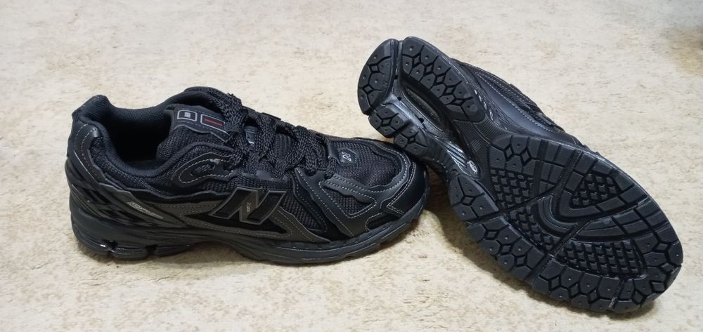 Новые Нью Бэлэнс, черная кожа, 44 размер
