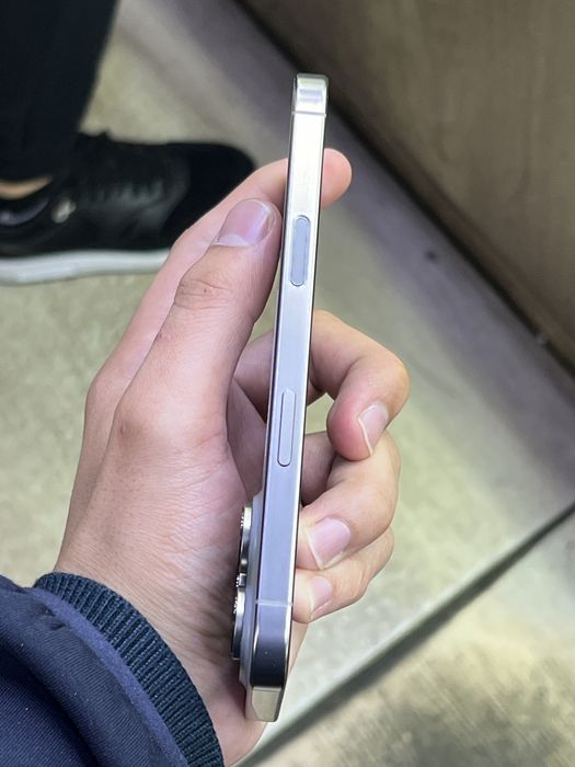 Iphone 16 pro natural