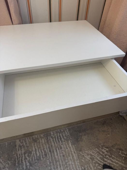 Продам столик в хорошем состоянии