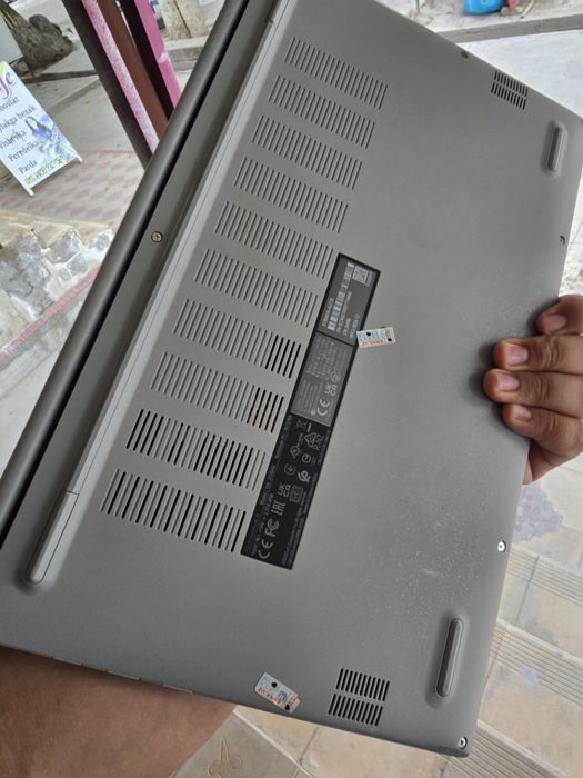 Asus VivoBook 2025 model