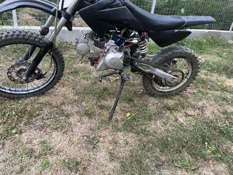 Vand cros de 150cc 4t fac schimb cu trotineta kukirin