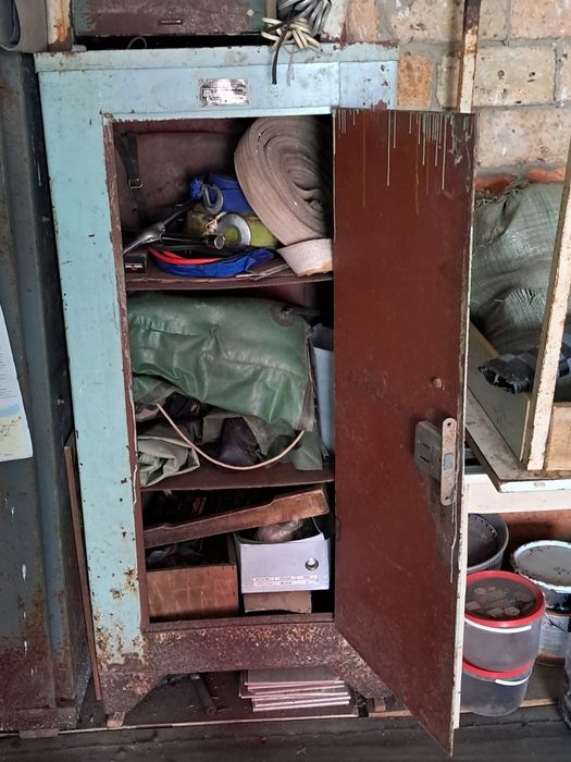 Сейф металлический