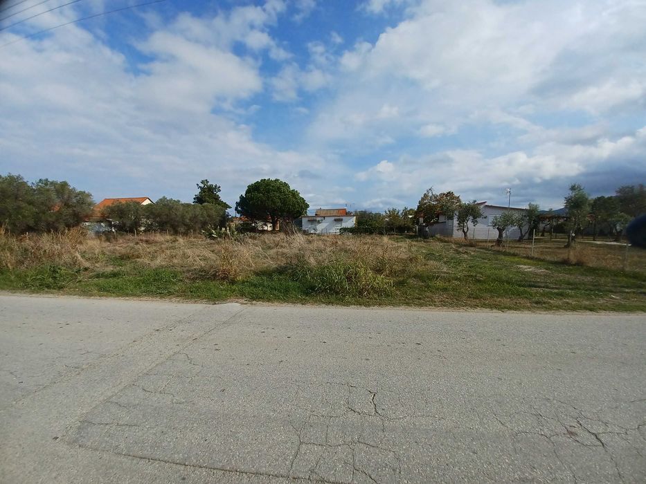 Продава се парцел 1000 м2 в регулация в Паралия Врасна, Гърция