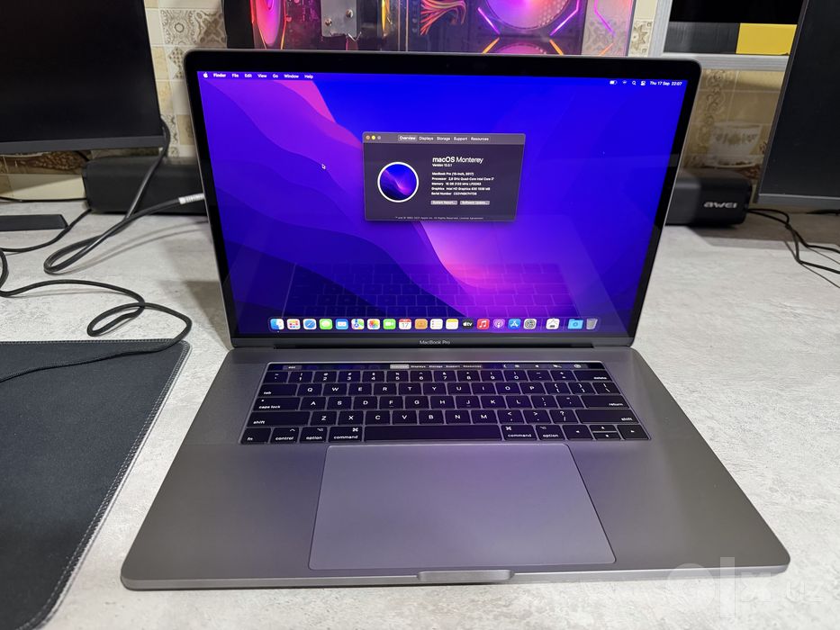 Macbook pro 2017 15 dyum core i7