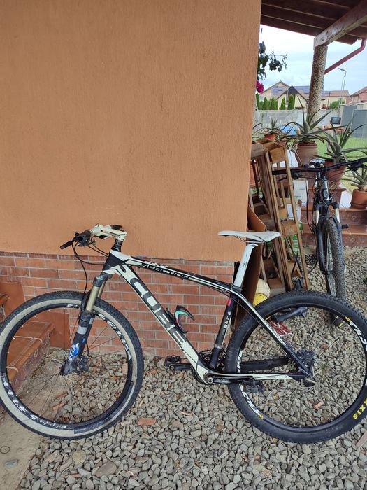 Bicicleta Cube Reaction GTC, cadru din carbon mărimea M, roți de 27,5