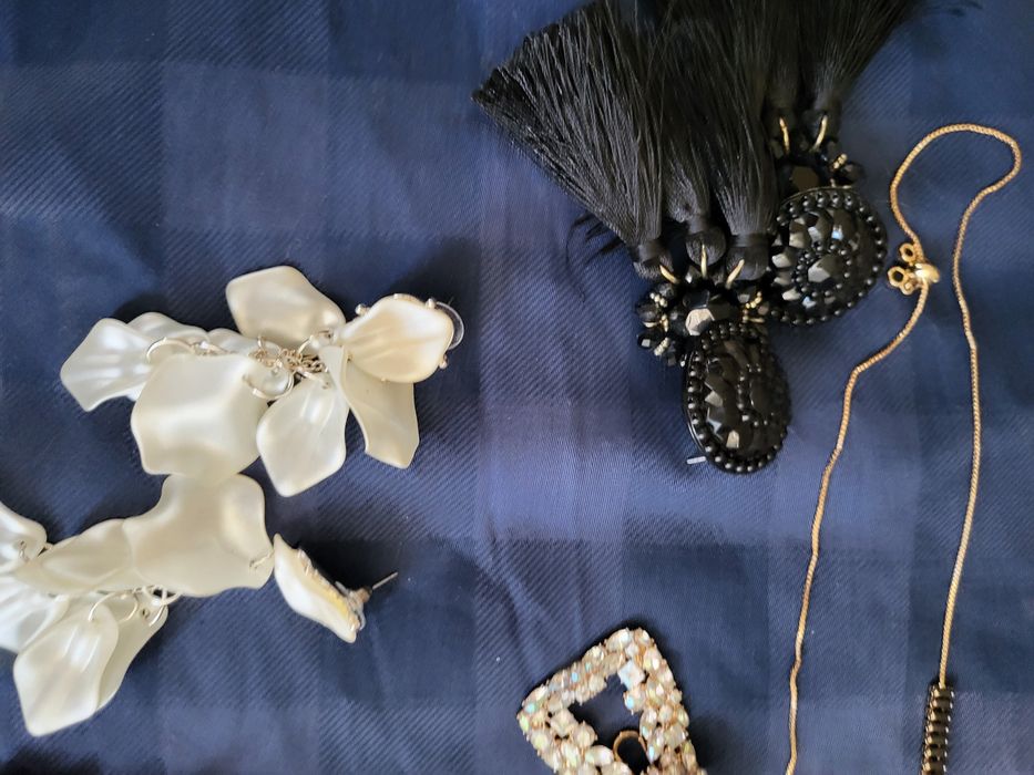 Лот от Дамски бижута,разпродажба