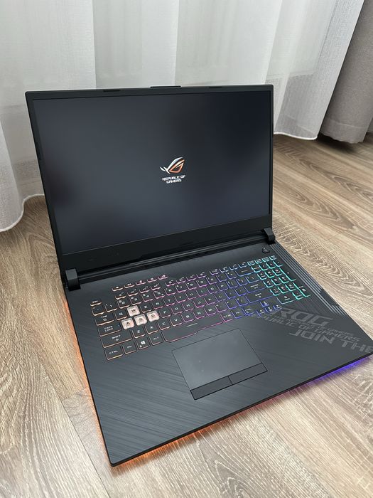 Laptop Gaming Asus ROG G712L 17”