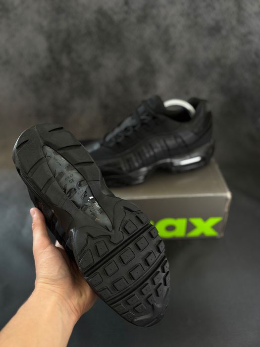 Nike Air Max 95s (BLACK & WHITE)