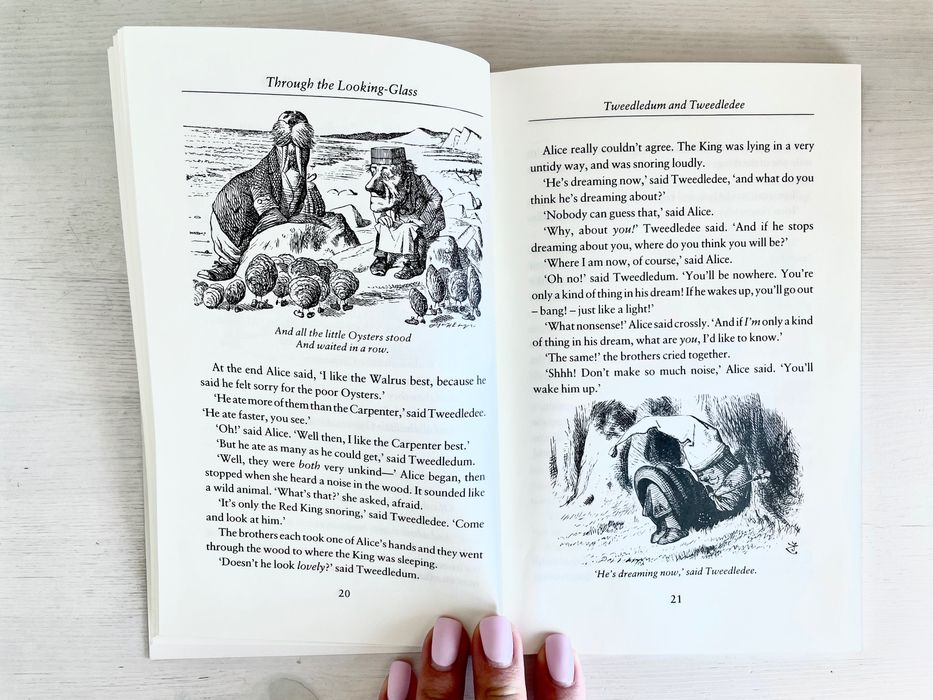 Oxford Bookworms Library Level 3: “Through the Looking-Glass”