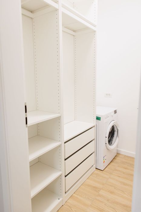 Închiriez studio cu loc de parcare - zona Campus Constanta