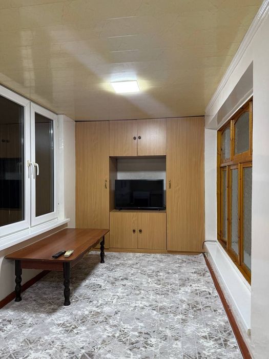 Uy sotiladi 2 xonali 4etaj