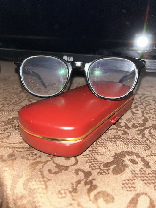 Vand rame ochelari nefolosite