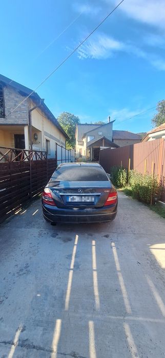 Mercedes-Benz  c-class 2010