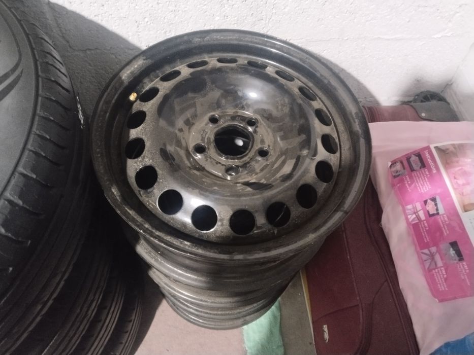 Продам диски на 15 и шины