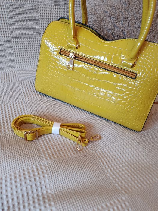 Сумка женская лаковая