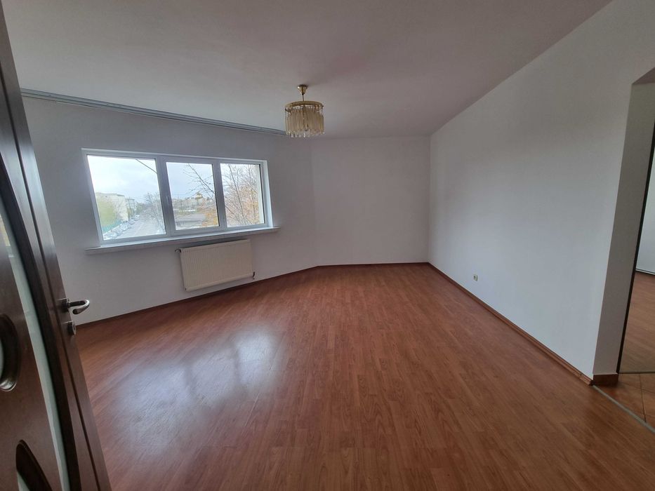 Ap. 3 camere, et. 2, 67 mp, Str. Drăgăneṣti, Bl. 12