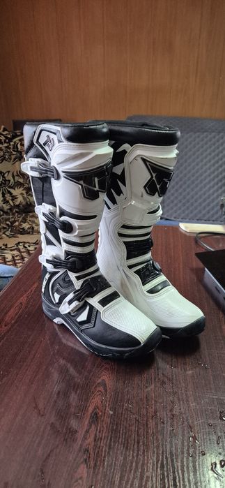 Продам мотоботы Tiger T3