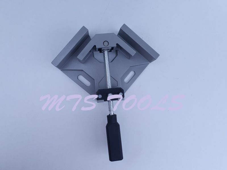 Menghina de colt unghiulara 90 grade