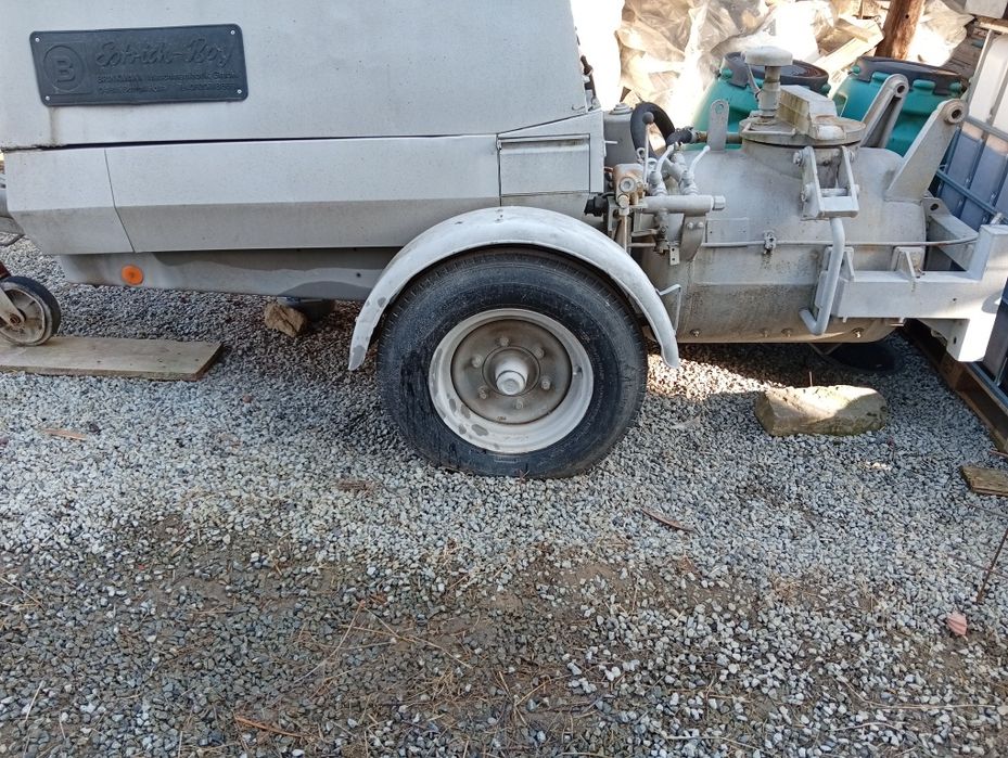 Vând Pompă De Beton