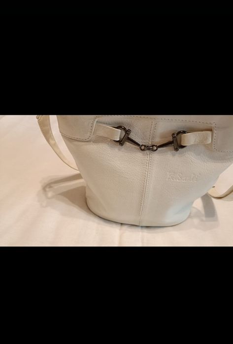 Geanta de umăr din piele de  culoarea crem