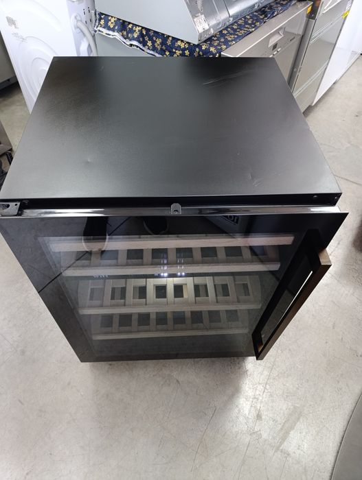 Нова!!! Витрина за вино WITT