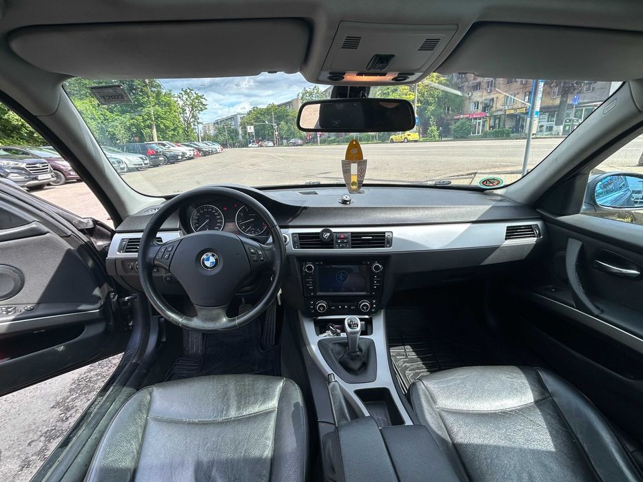 Vând BMW 320i E90, an 2008,  2.0 benzină, 170 CP
