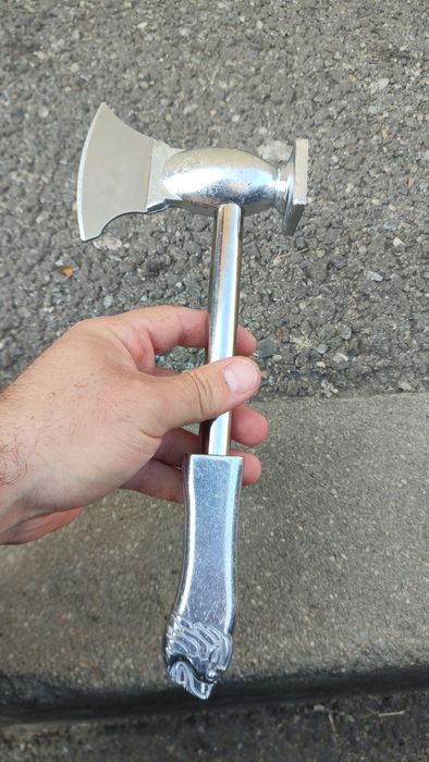 Ciocan snitele cu toporisca