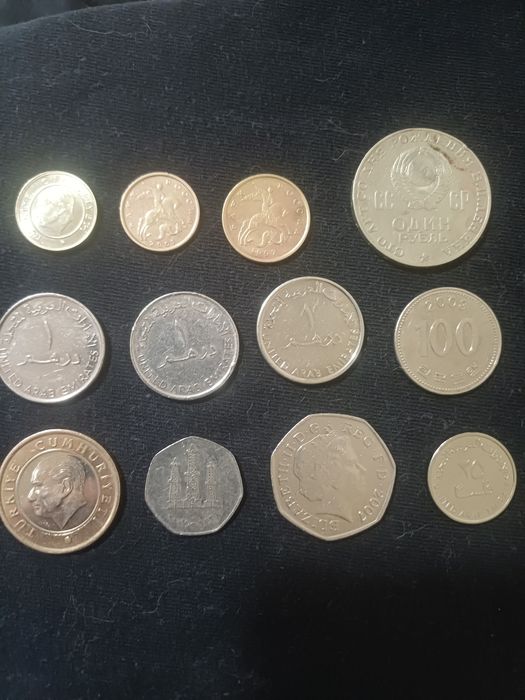 Продаются монеты разных стран