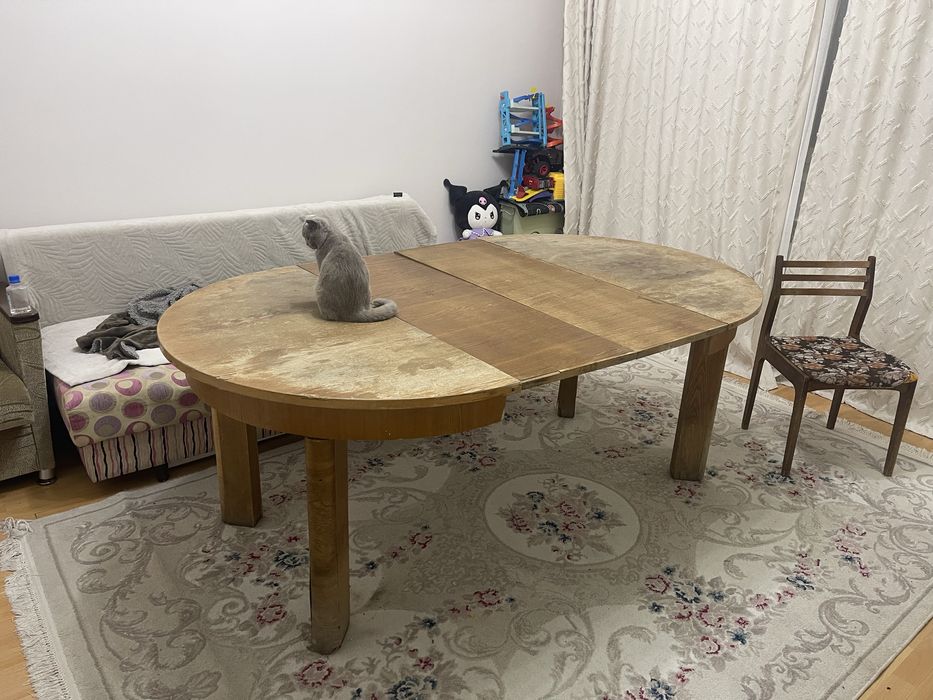 Продам стол дерево