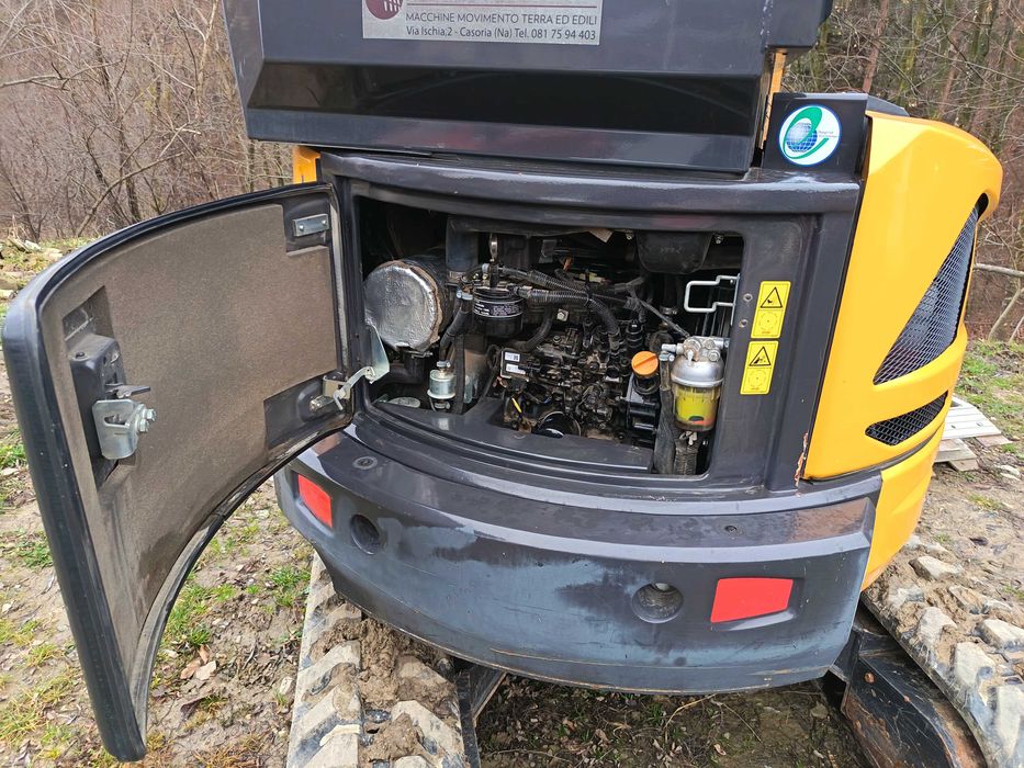 Miniexcavator Kato Yanmar 2.5 3.0 3.5 4.0  3 Cupe Hidraulic