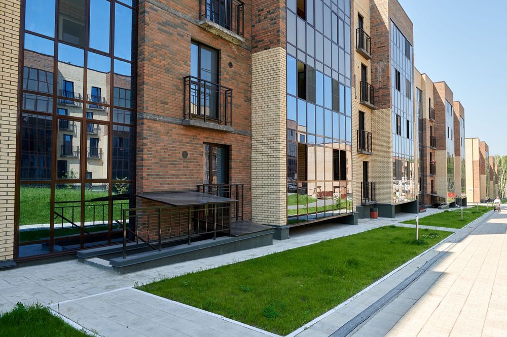 Кирпич для ЖК и коттеджей — большие объемы