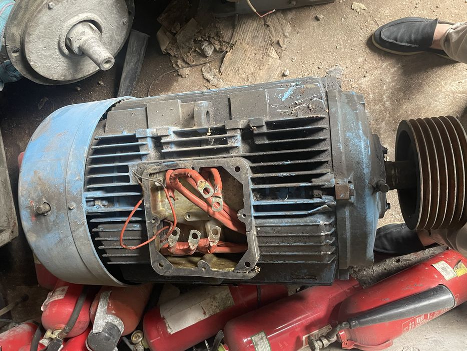 Принемаем электро двигателя