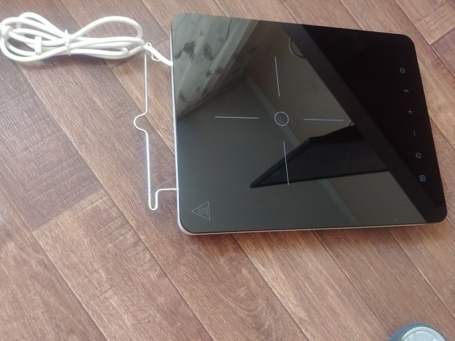 Продам индукционную варочную панель TILLREDA.