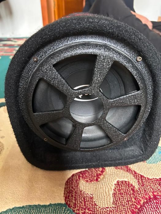 Сабвуфер на авто