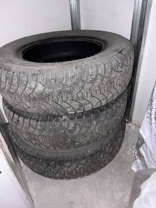 Продам зимние шины 3 шт за 25 тыс