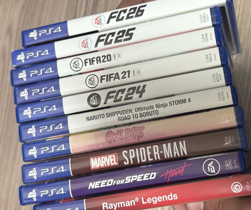 PS4 Pro 1TB + 2 джойстика + 11игри