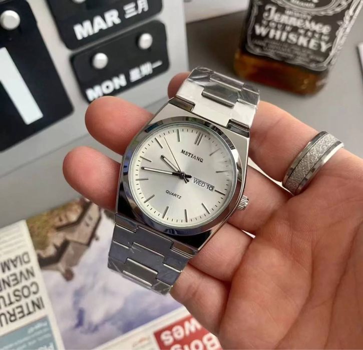 Продам часы новые