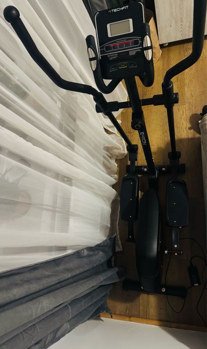 Bicicletǎ eliptica magnetica TECHFIT E410N