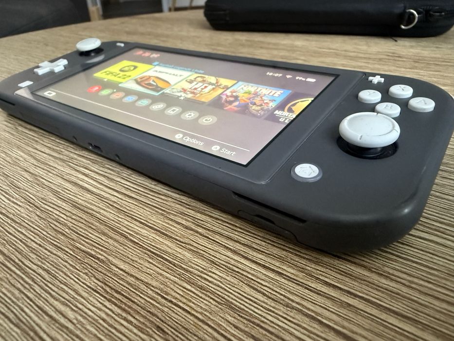 Nintendo Switch + Memory + Games