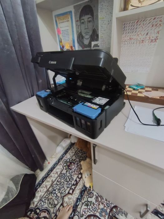 Rangli printer canon sotiladi