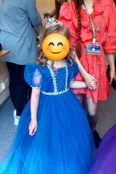 Продам шикарное платье, на рост от 116