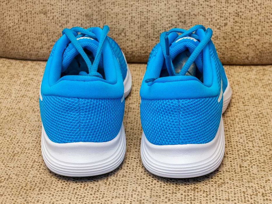 Маратонки Nike номер 38