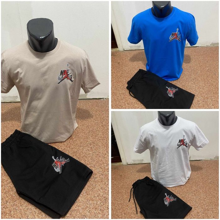 Compleu barbati diferite culori