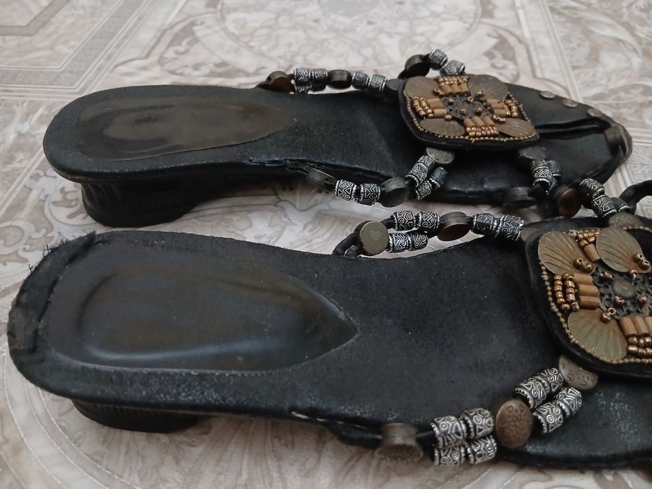 Шлепки женские  ^